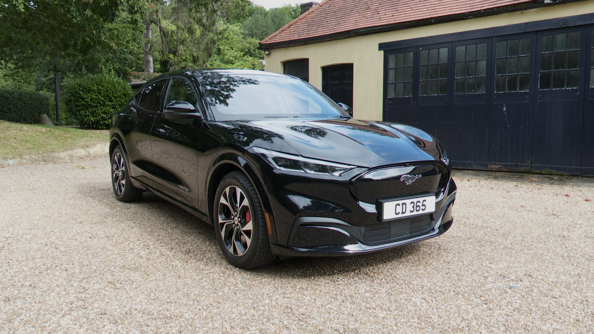 FORD MUSTANG MACH-E ESTATE 197kW Select 72kWh RWD 5dr Auto [Tech+]